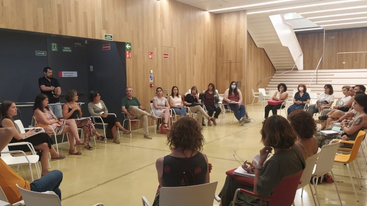 S’inicia la Comissió “Pantalles” a la Taula de Salut Mental de l’Eixample